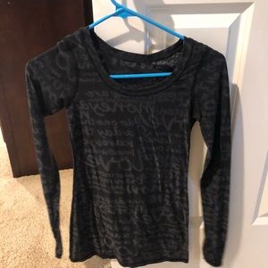 Rare Lululemon black love manifesto top size 4